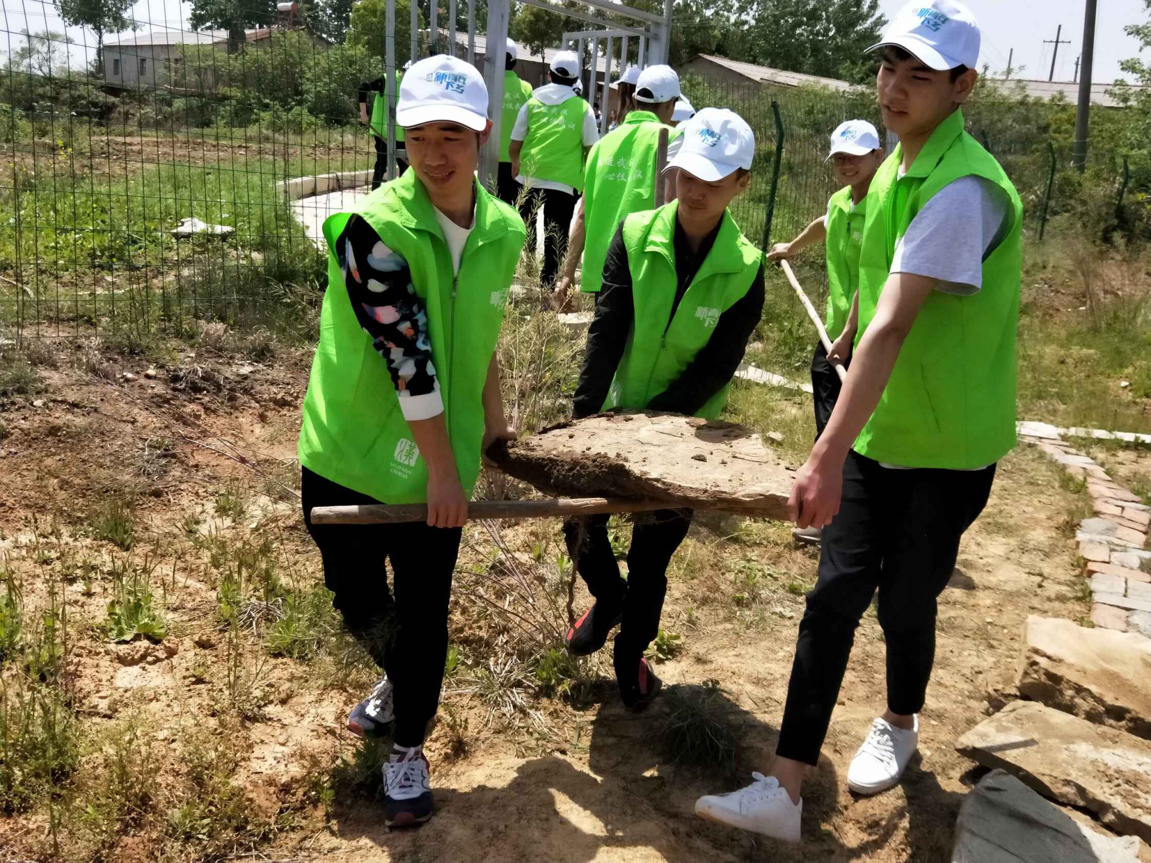 1524039881129973.jpg 1524039881129973.jpg