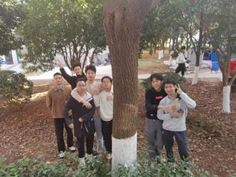 说明: 学生送行 2